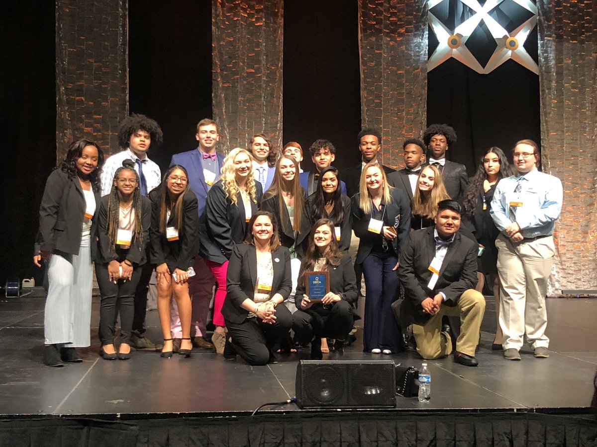 This fine group of BHS DECA students are competing this morning at state competition, retweet and tag your DECA friends to cheer them on!!