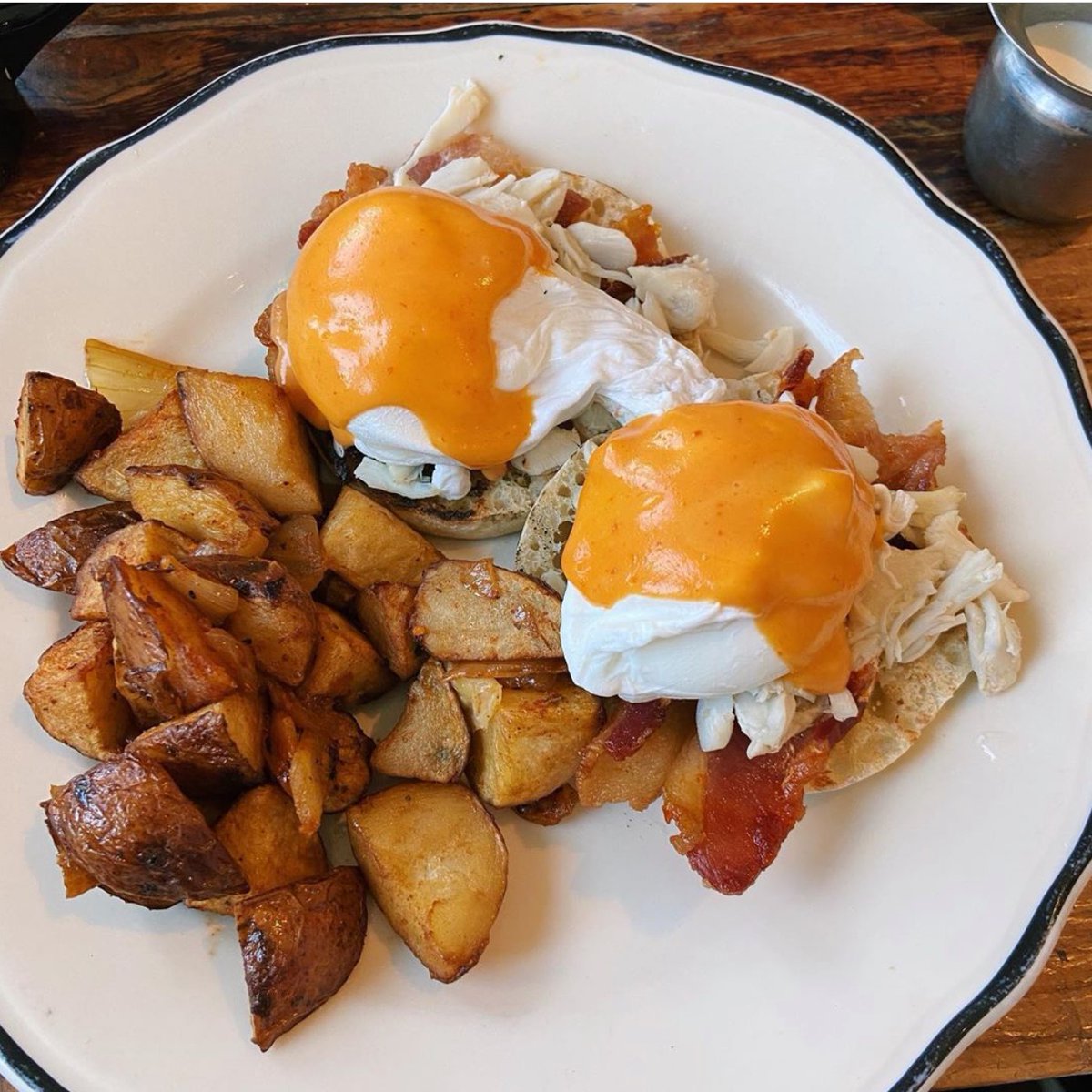 WickedSistersMD's tweet photo. Join us for a WICKED good brunch from 10-3pm every weekend.
https://t.co/MEwRLzMPlh 
photo: @baltimorebrunchbabe

#WickedSisters #Baltimore #Hampden #BaltimoreFoodies #BaltimoreEats #CharmCityFoodie #BaltimoreFoodie #MyBmore #TheBmoreCreatives https://t.co/f7TuQqmqp1