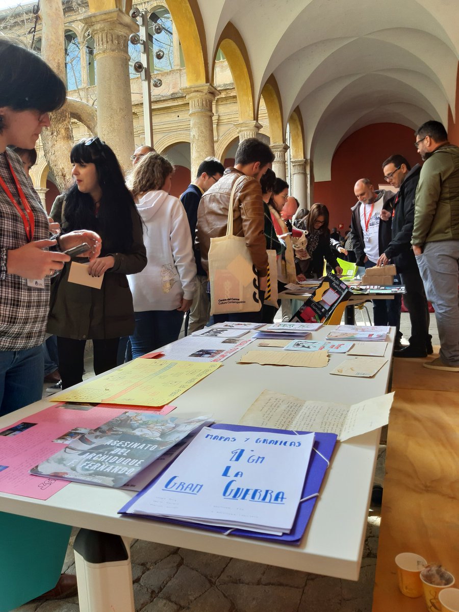 Llenazo en el rincón de #REAdictas a la Historia,  de isla a archipiélago en #edccss20 ¡Esa red de docentes trabajando juntos! Enhorabuena!!!