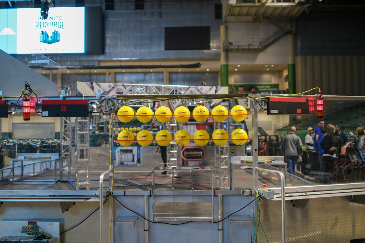 It's the last day of the Great Northen Regional! We have two more matches this morning, #75 &amp; #85🤖
Watch it live at thebluealliance.com/gameday/1619