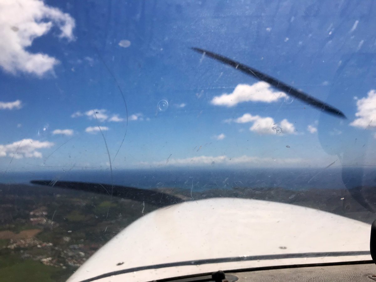PollerW's tweet photo. #PilotsOfTwitter #BoysWhoFly #C172 #VFR #Martinique #TLPC https://t.co/zhSzFqb8bA