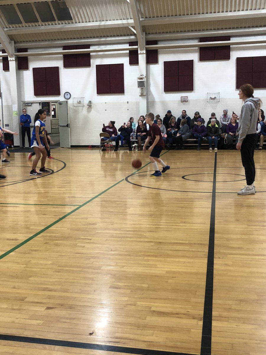 ProctorSchool's tweet photo. PrES vs. Barstow @ProctorSchool #Grades3&4 🏀⛹️♂️⛹️♀️ https://t.co/zT1UBkyxgt