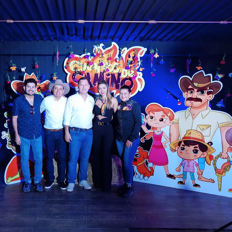 crciMeta's tweet photo. Acompañamos a integrantes de nuestro ecosistema de Competitividad @parquesoft @unimeta #yocomprollanero al gran lanzamiento de Cuentos de Camino TV, las industrias creativas con identidad, una gran ventaja competitiva para el Meta. #SomosdelMeta #SomosLlaneros https://t.co/2cbVqita9G