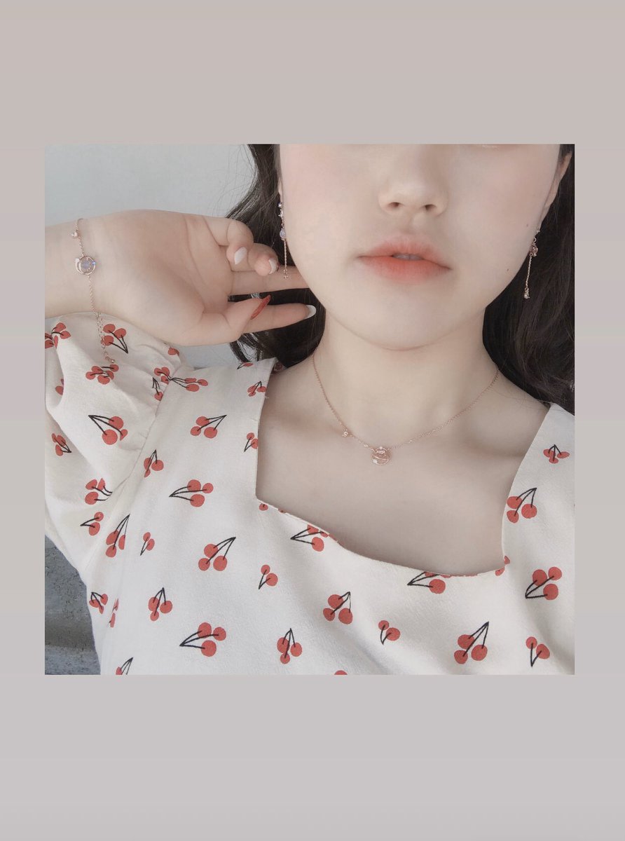 starpish00's tweet photo. [추첨] 💟찜 칠백 이벤트💟
세상에,,700분의 멜로님들이 찜해주시다닛 🙊✨ 팔로우+RT 해주시는 추첨 1분께 원하시는 세트 보내드려요!

1. 우주를 떠도는 기분 목걸이 + 팔찌
2. 피크닉 목걸이 + 팔찌
3. Run Away 목걸이 + 키링

❌색상 및 상세사항, 구매는 프로필링크로❕
❌일회성 팔로우 😡😡😡 https://t.co/yKqNzCOZjl