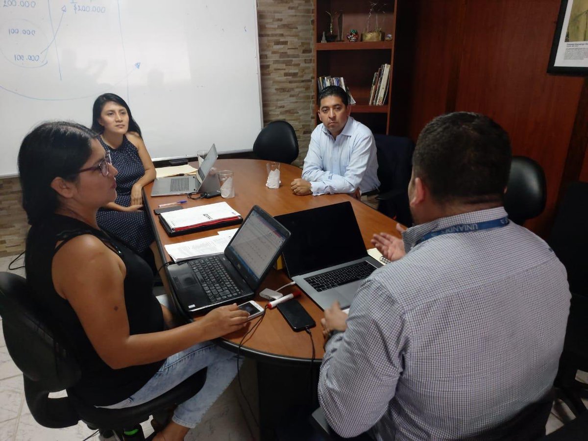 UNAEcuador's tweet photo. El día de ayer, nuestro rector, @mendietarodrigo, se reunió en #Puyo con personal de la @AmazoniaEc con el fin de fortalecer los esfuerzos y compromisos para mantener los programas de #ProfesionalizaciónDocente de la #UNAE en las seis provincias amazónicas. https://t.co/y0ccmi6l2m