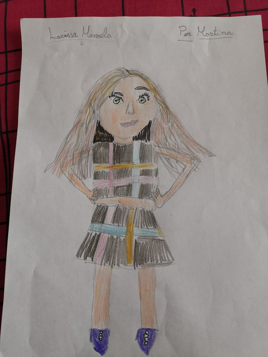 paninaro68's tweet photo. Mi hija:Hola Larissa Manoela yo me llamo Martina y soy una gran fan tuya y me encantan todas las canciones que cantas. Son maravillosas! Por ahora vi la película de modo avion, pero también estoy viendo meus 15 anos mi canción favorita fue meu pacto eres la mejor chao. https://t.co/x9D4peDwFG
