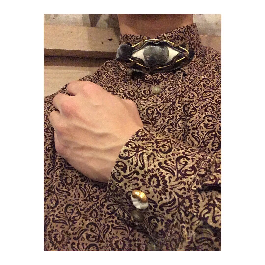 gallery_yolcha's tweet photo. #目には目を歯には歯を展 は実は装身具の展示会としても大充実◎
chelsea chiyocoさんの“目”クセサリーと、shiiboさんの“歯”クセサリー(陶製)を車掌の柄シャツに合わせてみましたよ。本日chelseaさんからの大量追加あり!日曜は12時〜20時です。
#chelseachiyoco
#shiibo https://t.co/oJQAZUMM2y