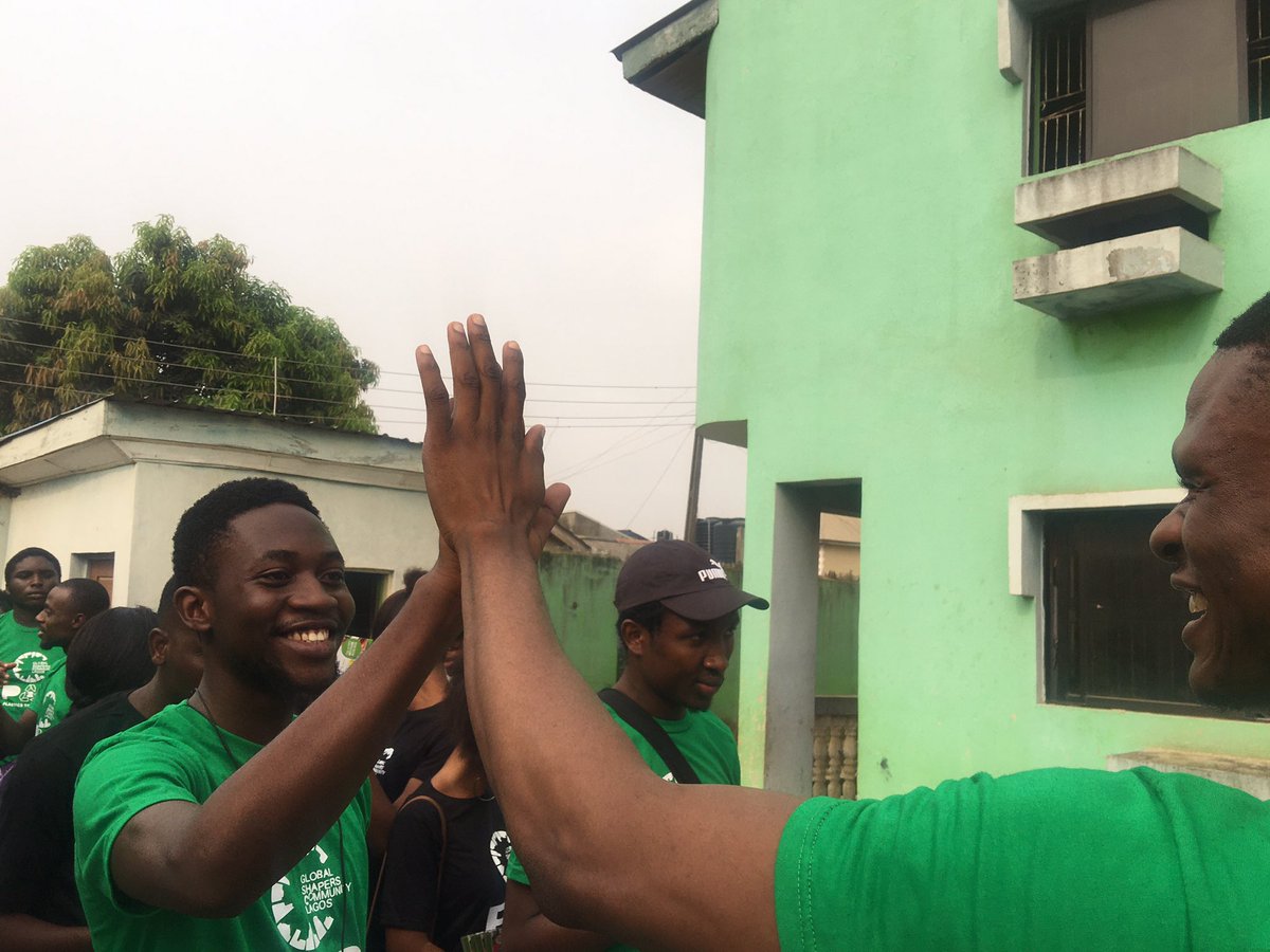 LagosShapers's tweet photo. Shapers and Volunteers ππ
Thank you to our partners New World, Global Water Challenge, The Coca Cola Foundation and @ecoprune for making our P2R (Plastics 2 Resources) project possible.
#P2RNaija #RecyclingPlastics #NewWorldProgramGrant #LagosShapers #GlobalShapers https://t.co/eRXT3mpXxh