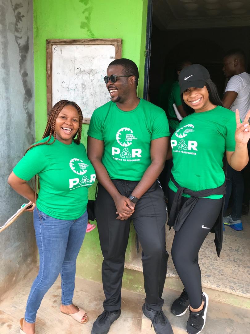 LagosShapers's tweet photo. Shapers and Volunteers ππ
Thank you to our partners New World, Global Water Challenge, The Coca Cola Foundation and @ecoprune for making our P2R (Plastics 2 Resources) project possible.
#P2RNaija #RecyclingPlastics #NewWorldProgramGrant #LagosShapers #GlobalShapers https://t.co/eRXT3mpXxh