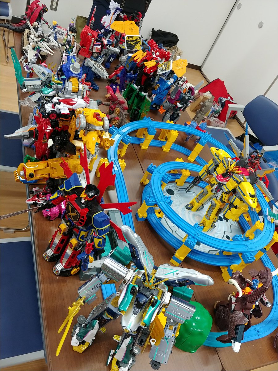 ランブル 告知 玩具オフ会があります 日程 3月22日 日 9時 17時 入退自由 場所 大田区 羽田文化センター第2集会室 蒲田駅からバスですぐ 参加費 300円 飲み物とお菓子あり 玩具や本を持ち寄って遊ぶ会です 特にテーマもないので何でもok