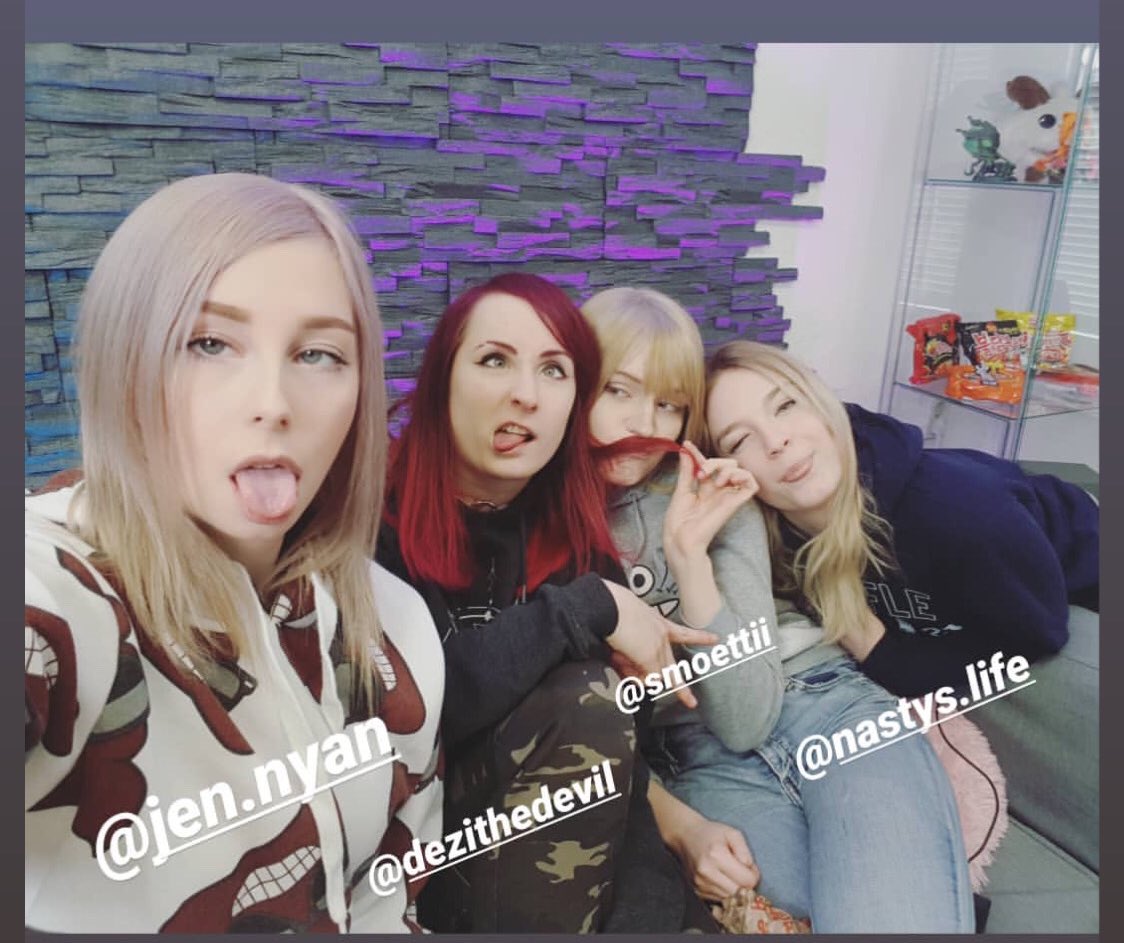 CreativeSpaceT2's tweet photo. Heute wird es 12h purer Wahnsinn mit @smoettii @dezithedevil @Nastys_Life und unser Gast #jennyan https://t.co/j9cLLeppSx