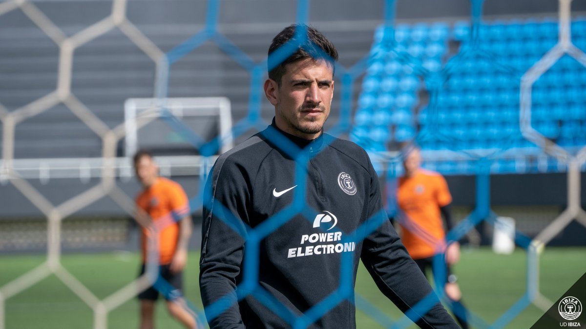 ibizaud's tweet photo. ✔🔋 ¡Completado el último entrenamiento antes de poner rumbo esta tarde a Madrid! ¡Vamos!

#InterdeMadrid ⚽
#VamosIbiza  💙 https://t.co/FSPYAp5SoC