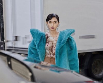hellovpop's tweet photo. "The Girl From Ocean" Chau Bui Impresses Viewers At Kenzo Show Paris Fashion Week 2020 - https://t.co/KF6lxE7RVh #ChauBui https://t.co/JmCqOhONGd