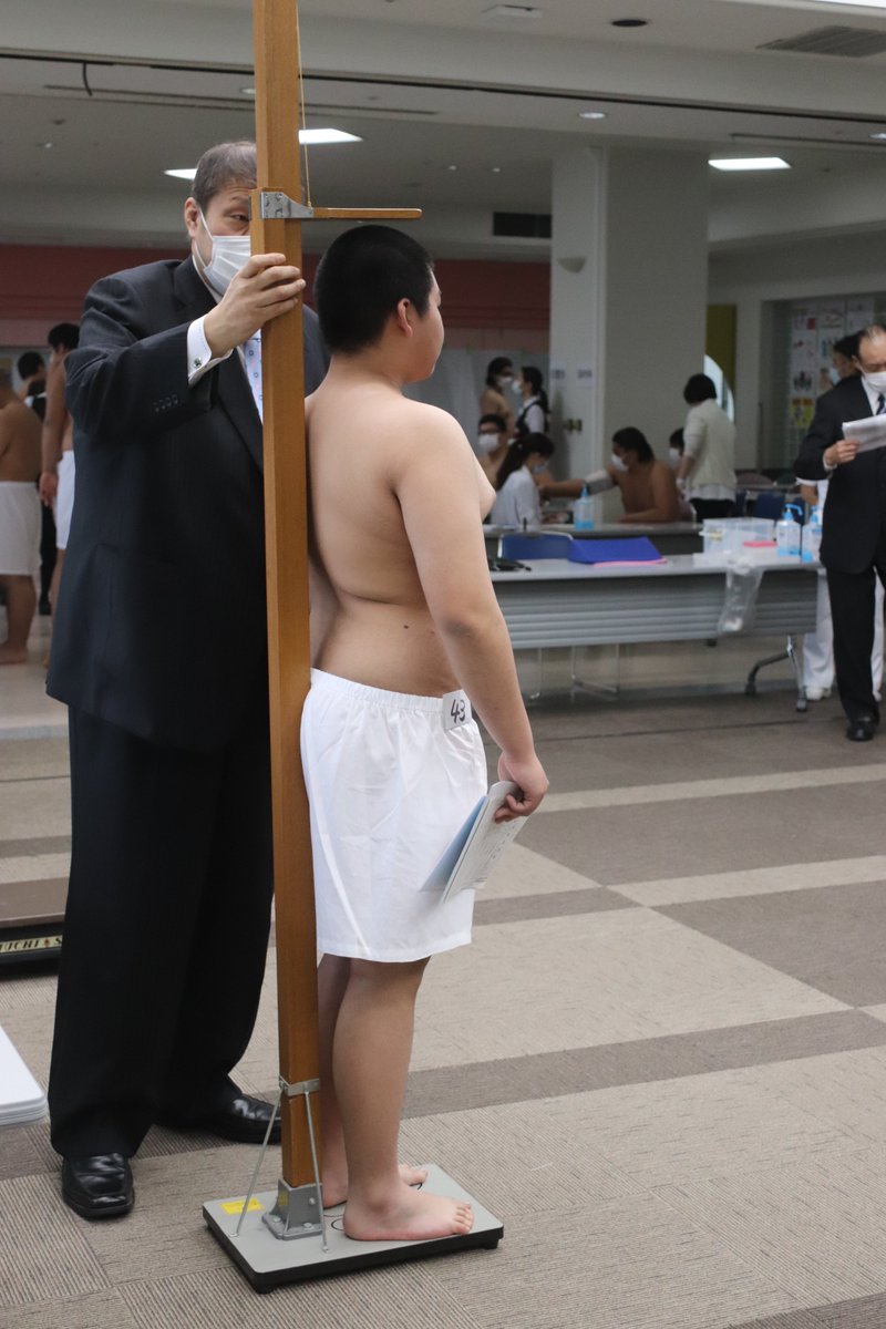 日本相撲協会公式 新弟子検査 本日 大阪市内で新弟子検査が行われました 身長167 体重67 以上などが検査基準で 45名が受検しました 写真は今日受験した 身長0cmと168cmの2人 Sumo 相撲 大阪場所 三月場所 日本相撲協会公式 新弟子検査 本日 大阪市内で新弟子検査が行われました 身長167 体重67 以上などが検査基準で 45名が受検しました 写真は今日受験した 身長0cmと168cmの2人 Sumo 相撲 大阪場所 三月場所