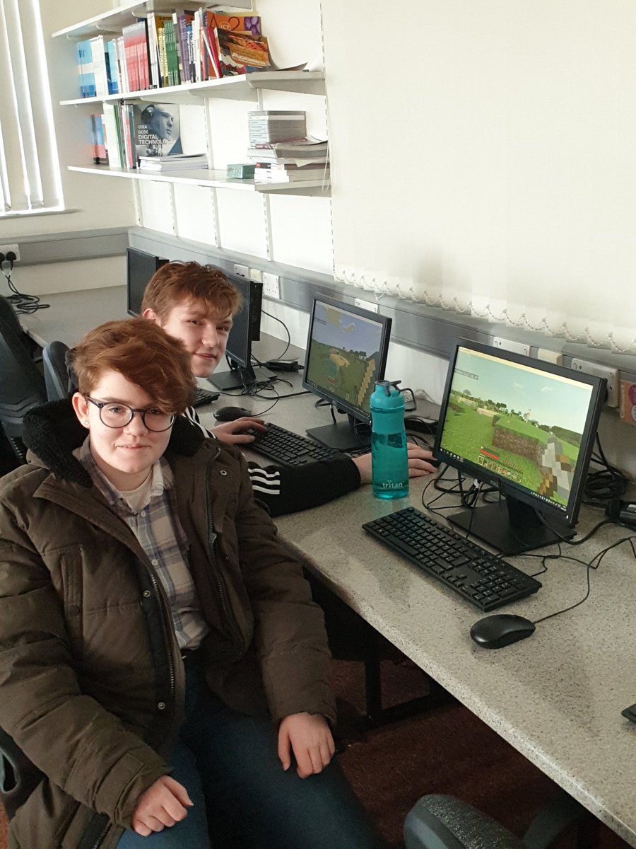 Pupils enjoying Home Economics and Minecraft today <a href="/SMDSatSchool/">SMD_SaturdaySchool</a> 👩‍🍳👨‍💻 <a href="/stmarysderry/">St Mary's College</a> <a href="/LisnealCollege/">Lisneal College</a>
