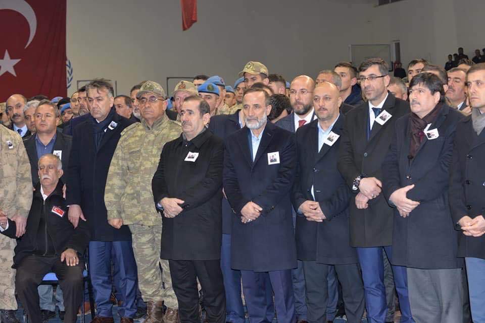 İdlib de şehit olan askerlerimizden Güven Kurtulmuş için Gençlik Spor Salonumuzda düzenlenen cenaze merasimiyle son yolculuğuna uğurlandı. Şehidimize Allahtan rahmet ailesine başsağlığı diliyoruz....