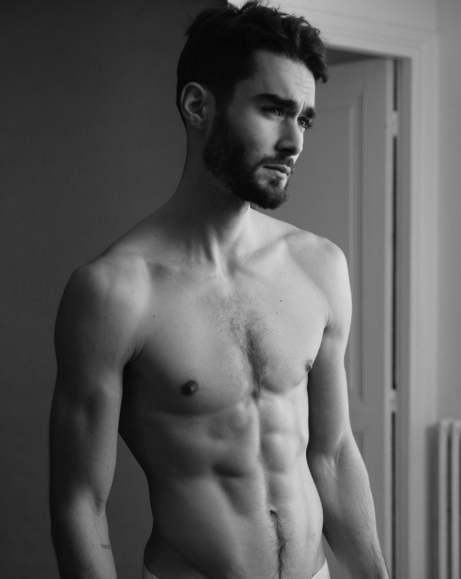 Quiero finde de casita, poca ropa y mucho calor corporal.
¿Alguien me ayuda?

#gayrol #sexrol #freerol