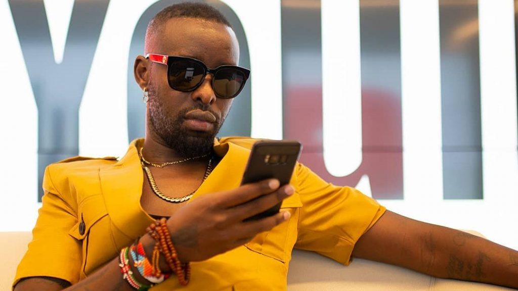 97fmRadiocity's tweet photo. #TTC LIVE with @purebuxmuni #Episode441
#18. Joro - Wizkid
#17. Tweyagale - @eddykenzoficial https://t.co/cXUaT4VwhT