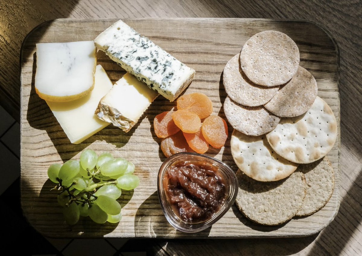 What’s on your dream cheeseboard? Ours? Well we of course love our selection of French ripened cheeses with grapes, apricots &amp; Scottish oatcakes.

Petit Brie, Fourme d’Ambert, Comté and Sainte-Maure de Touraine, a slightly sour goats cheese with a hint of walnut.👌