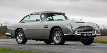 ClassicCar_R's tweet photo. 1964 Aston Martin DB5. 
Sold for £708,750 by @silverstoneauctions
The DB5 was undoubtedly a superior driver’s car, and the company landed one of history’s most famous marketing coups when the DB5 was chosen as superspy James Bond’s transport for the 1965 film Goldfinger
#007 https://t.co/LtuVvaexWQ