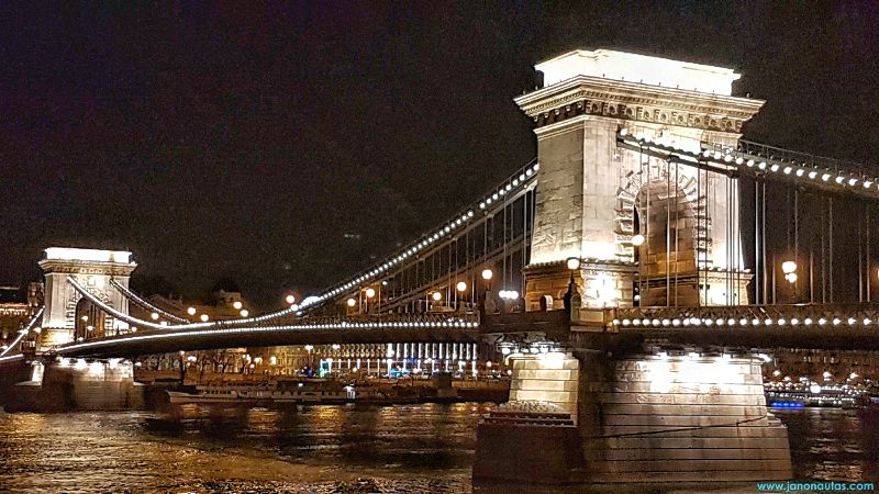 Janonautas's tweet photo. Jó napot! Foto de hoy: #BUDAPEST. De vuelta ya de nuestro viaje os dejamos la foto del Puente de las Cadenas, uno de los monumentos que más nos impresionó.

#budapestcard #budapestinfo #visitbudapest https://t.co/YnVdIGR0mR