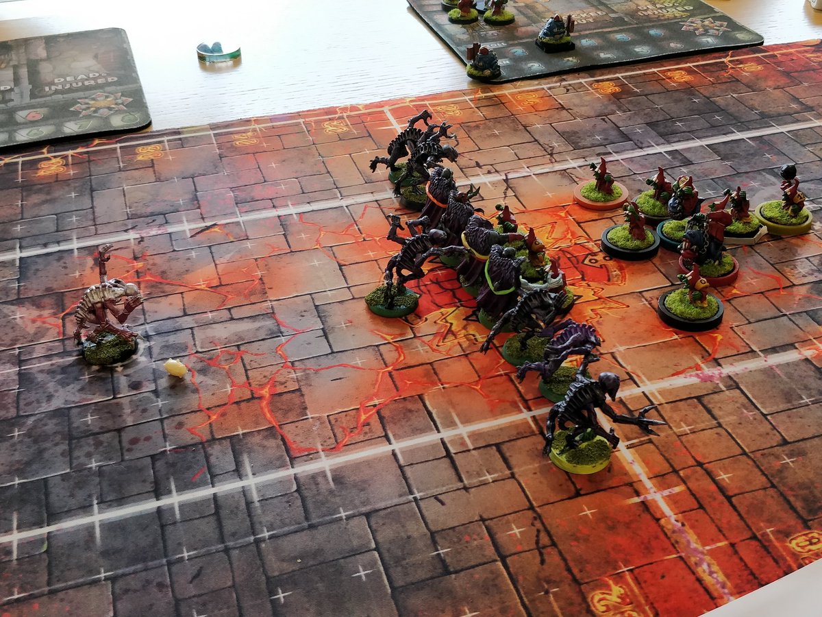 ChaosFactoryArt's tweet photo. De visita en la SkullCup viendo a viejos amigos y encantado de ver en plena acción nuestros campos y accesorios.😍
#bloodbowl #ChaosFactory #gamemats #tournament https://t.co/8z672HqVPU