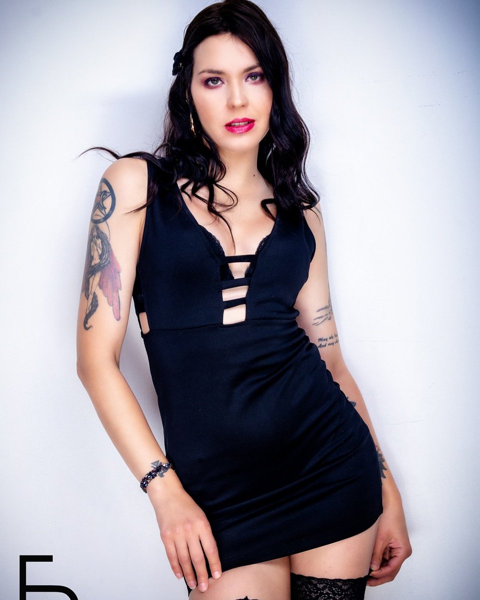 FaithRayah's tweet image. 'Morning everybody! How are you all doing?

To subscribe to my page
Onlyfans.com/faithrayah

#onlyfans #onlyfanscanada#montreal #model #sexy #modeling #instapic #artistic #beautiful #followme #exclusive #exclusivecontent #picoftheday #instapic #tattoos #longhair #blackdress