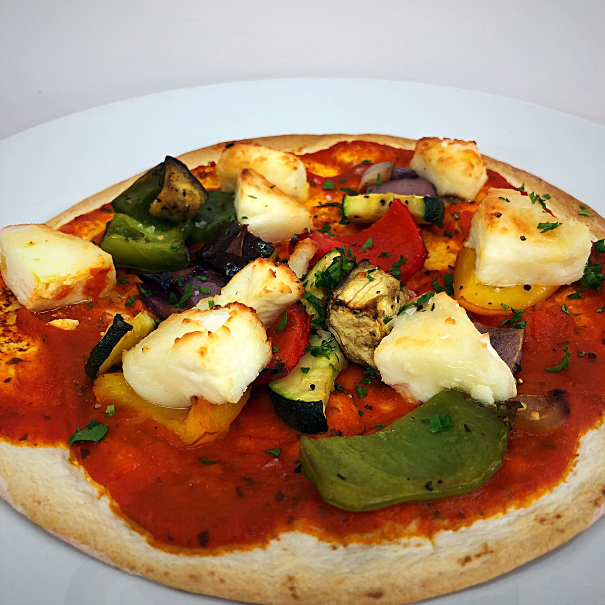 ManorHouseSJF's tweet photo. Heading out for lunch this Saturday?Brighten up your afternoon with our Goats Cheese &amp; Roasted Vegetable Tostada served with Sweet Potato Fries 😋 #Saturday #Lunch #Vegetarian #FreshFood https://t.co/Ir4syHobCF