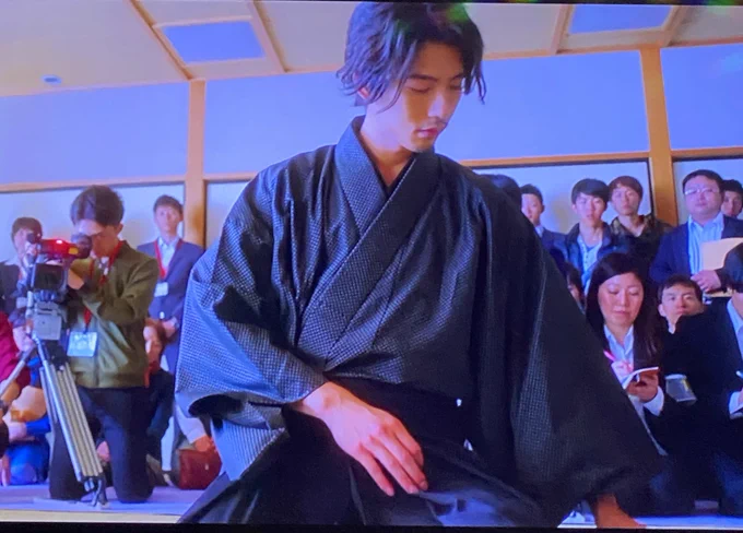 周防名人の賀来賢人さん、ほんとに似合う。ここまでハマるとは。賀来賢人さんのカメレオン俳優さんぶりはいつもとてもたのしい。
#ちはやふる同時再生会 