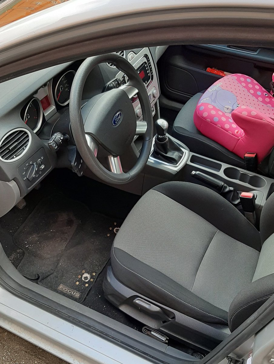 gedankenwelt1's tweet image. Mindestens einmal im Monat bin ich längere Zeit auf der Suche nach meinem Portemonnaie. Hier mal ein kleines Suchbild. Na, wo isses? #findmywallet