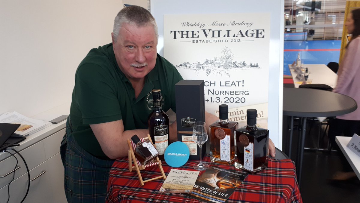 nn_lokales's tweet photo. Mekka für Freunde hochprozentiger Destillate: die #Whisky-Messe #TheVillage an diesem Wochenende in der #NürnbergMesse. Organisator Michael #Gradl präsentiert einige Spezialitäten. https://t.co/8205j4lpEh