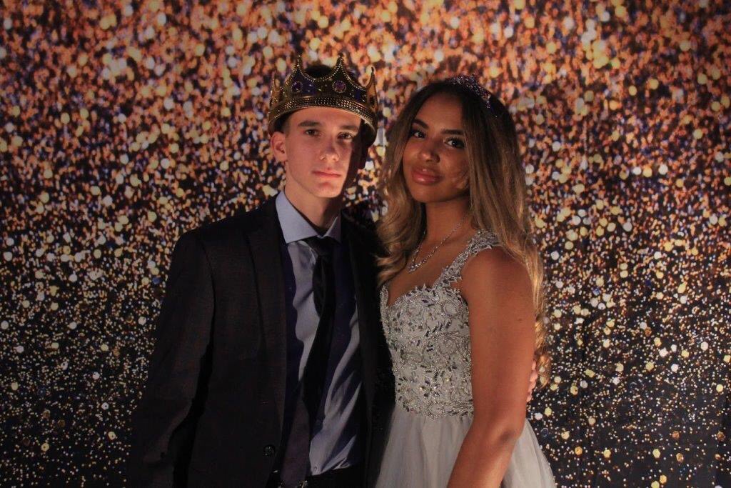 KESWMidSchool's tweet photo. A great night of celebrating 5th Form friendship at KESW 5th Form Ball.
Well done to Sam Warne and the committee. All 5th Form were stars ⁦@KESWitley⁩ #KESWCommunity #PromNight https://t.co/vJAI7AWL8H