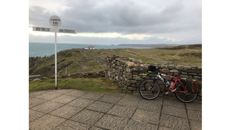 We love an adventure, and we’ve just heard that Duncan Wardrop is riding Land’s End to John O’Groats on his pride and joy, a vintage Orange Gringo. He’s riding in aid of a local charity, give him a push if you can.
justgiving.com/fundraising/Du…
#26aintdead #goduncan #retroorange