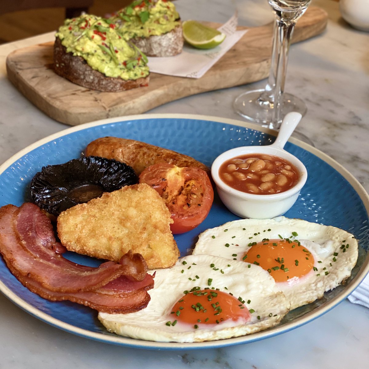 An extra day of 2020 means an extra day to bottomless brunch! 🍳 #MazeGrill #LeapDay