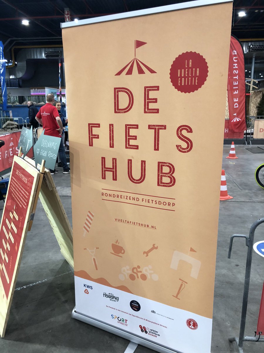 michielvdschaaf's tweet photo. Fantastische presentatie van de #fietshub tijdens @BikeMOTIONBLX in @jaarbeurs. Deze zomer te zien in stad en regio #utrecht. Top dat @OpdeHeuvelrug daar goed bij betrokken is. @LaVueltaHolanda #vamosutrecht https://t.co/ldUQBC4VLm