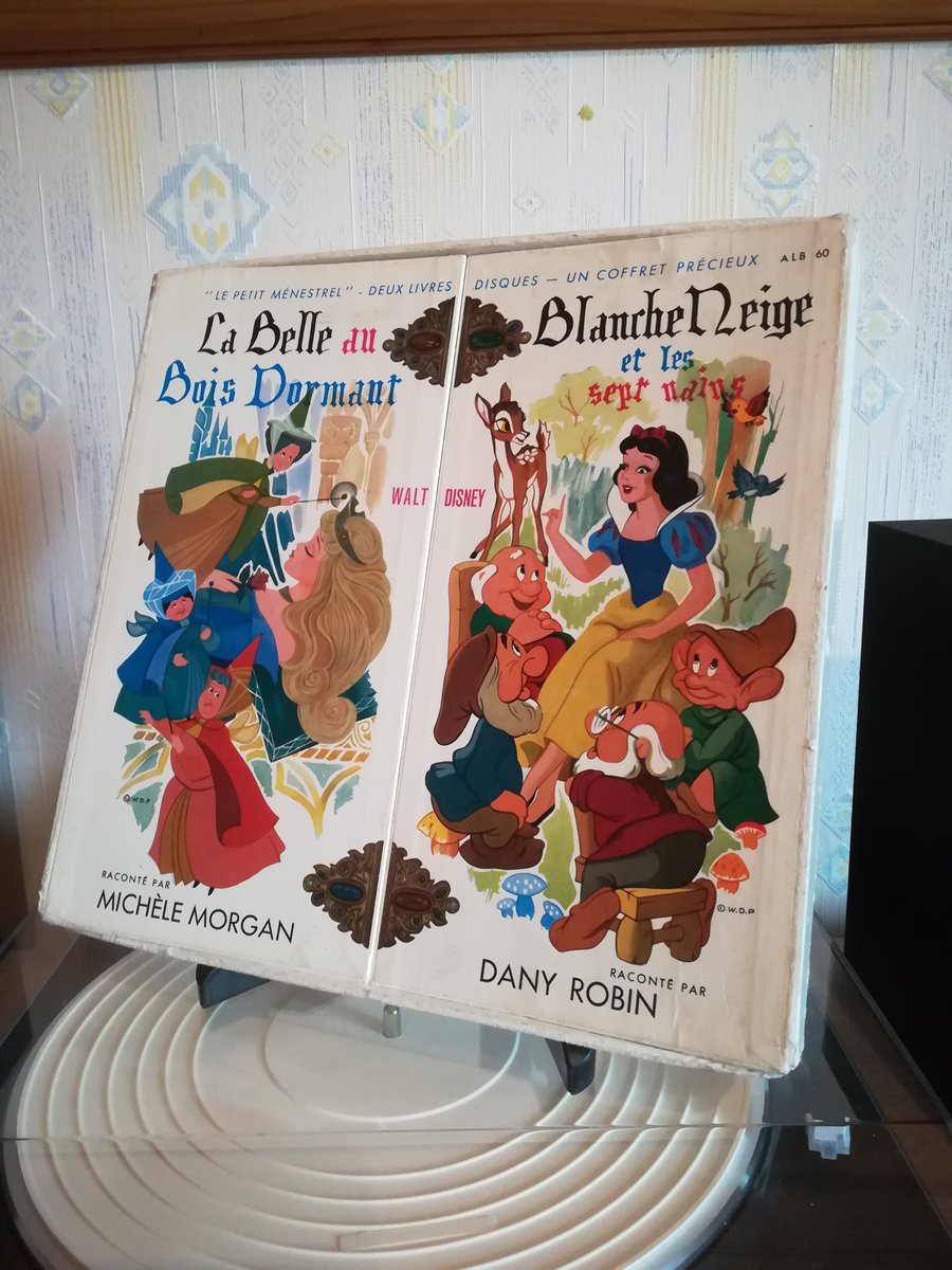 _maxfrad's tweet photo. Colis du jour, je le cherche depuis 1 an, je connais juste une image sur internet.
Coffret précieux alb 60 de 1964.
Avec deux histoires de Disney. #livredisquedisney #menestrel #disneyrecords #vinyledisney https://t.co/Qx923aafUQ