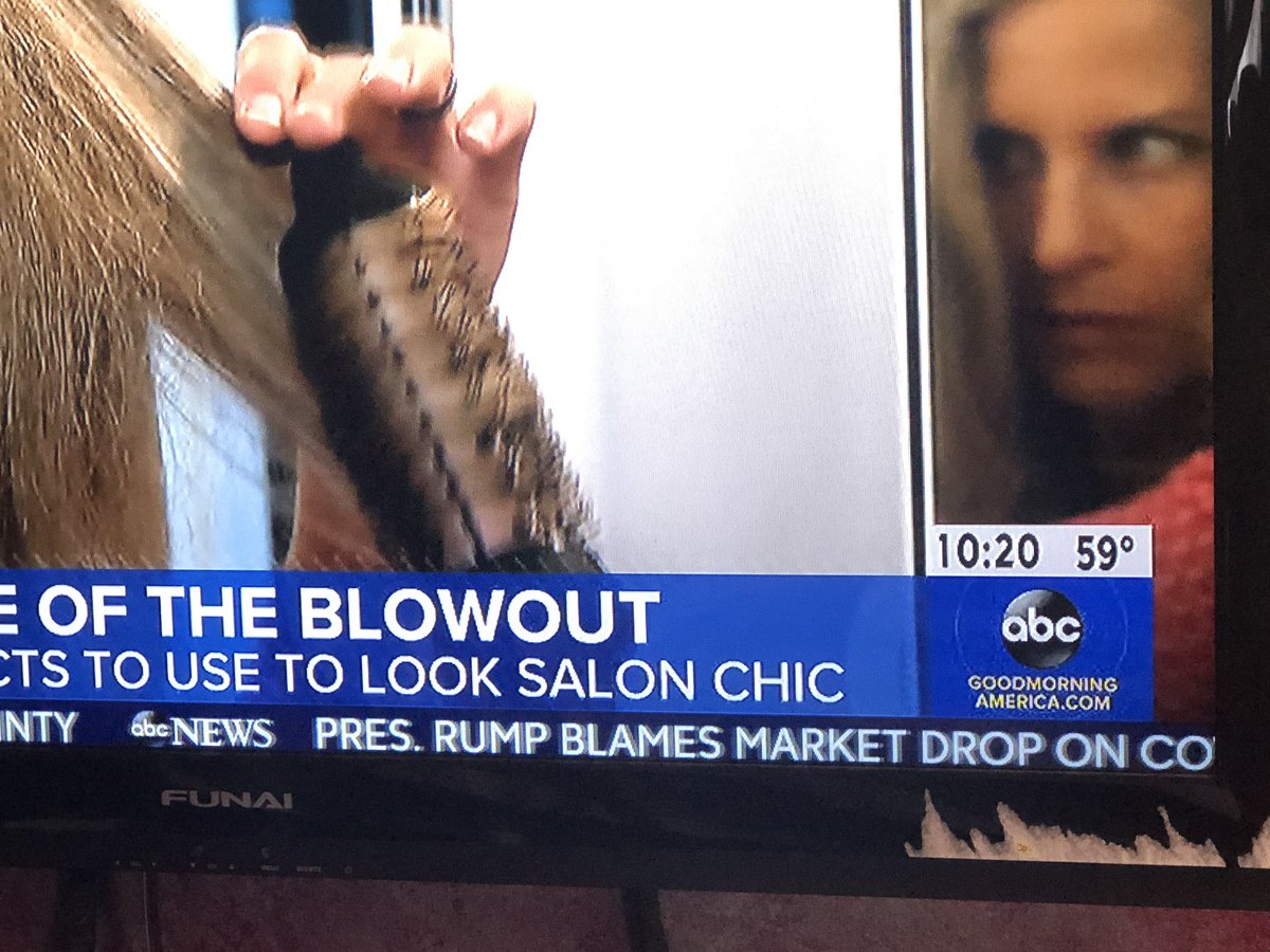 clarkks's tweet photo. Wonder what ABC/GMA is trying to say or did someone actually miss type the teletype line.  #ABC #GMA https://t.co/ROX4NvSVNZ
