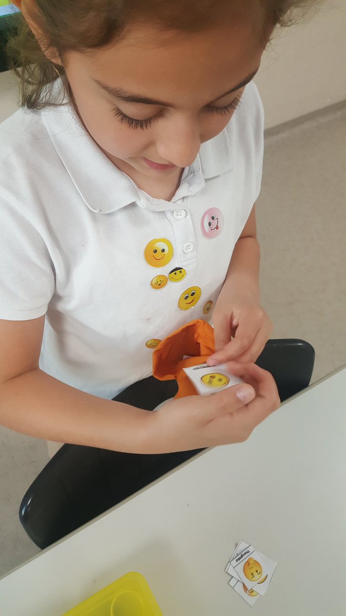 BusraSonat's tweet photo. Three, two, one
It's BING🙂 time ...
It was hilarious to play BING🙃 and revise the vocabulary: sad, happy, angry, scared, surprised, disgusted, ... etc.
😍😏🤔😓😲😤😱😡
#classroomgames #bingo #feelings #emogy #Emoji #smiley #LearnEnglish
@KvancBarlas @FundaPeksen https://t.co/Dbplh4Pdjx