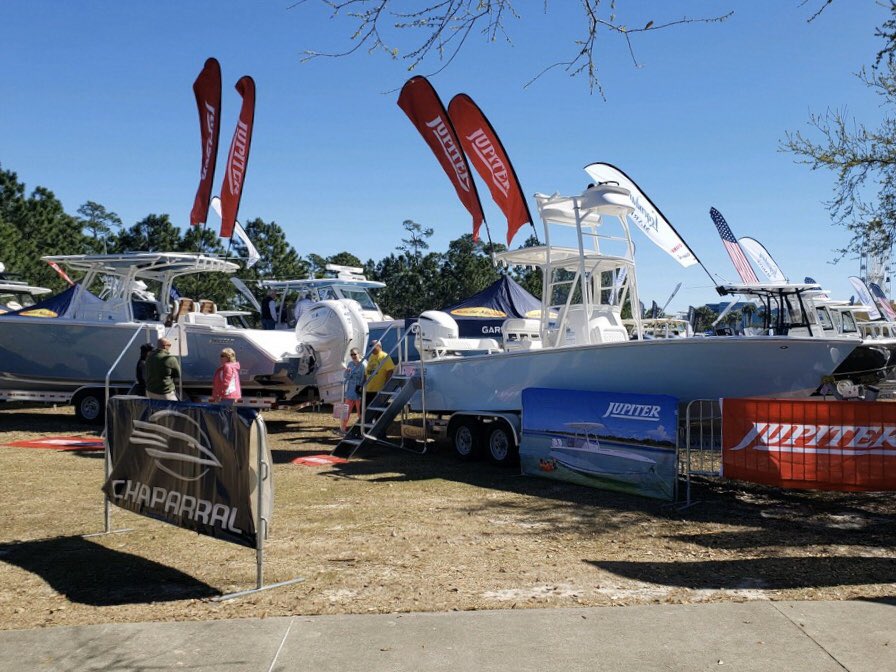 JupiterMarine's tweet photo. The #Jupiter25 & #Jupiter34 are sitting pretty at the Emerald Coast Boat Show, waiting to welcome you aboard!
⠀
Make the most of #LeapDay and join our good friends @SunriseMarine and experience the Jupiter difference! https://t.co/YiP3Fye8Ll