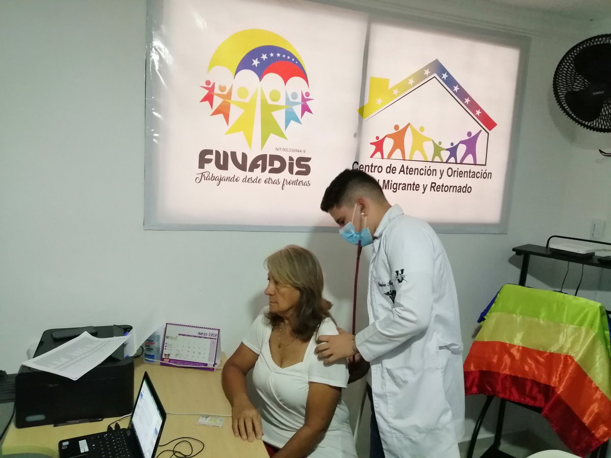 LuisMenesesVzla's tweet photo. Con éxito se realizó la brigada de salud d @FundaMSFCV en el centro de atención y orientación al migrante de @FuvadisDDHH con el apoyo de @Americares @CPazaporte y el equipo de migración y salud de @UninorteCO @UninorteSalud se atendieron más de 100 mujeres migrantes venezolanas https://t.co/yvVqOhqriQ