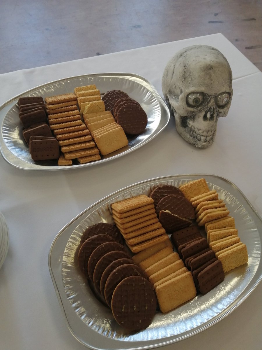 Only at Anatomy events would you find a skull decorating the snack table 💀🍪😂 <a href="/anat_soc/">Anatomical Society</a> <a href="/ScottBorder1/">Scott Border</a> <a href="/AnatomyOrg/">American Association for Anatomy</a> <a href="/MedEdSoton/">Medical Education</a> #nunc2020
