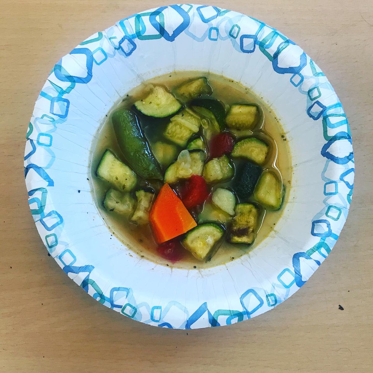 StaceyP1981's tweet photo. Another great week in #firstgrade with our @imperfect_foods box! We made a delicious vegetable soup using all the veggies! (Students even asked for seconds and thirds of it!) #cookingintheclassroom #cookingwithkids https://t.co/mwePCtIELb