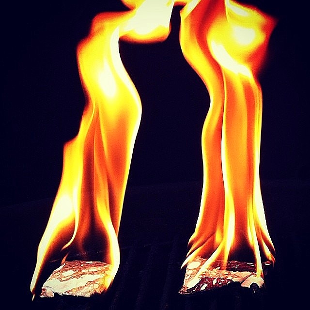 Enciendefuego Burner. Biogel,  100% biodegradable. No caduca, no emite olores tóxicos. Se puede mojar y usar de todas formas. Para uso en parrillas a carbón y cocinas y estufas a leña. Llama confiable. No inflamable. Fabricado en Dinamarca. #parrilla #asado #burner