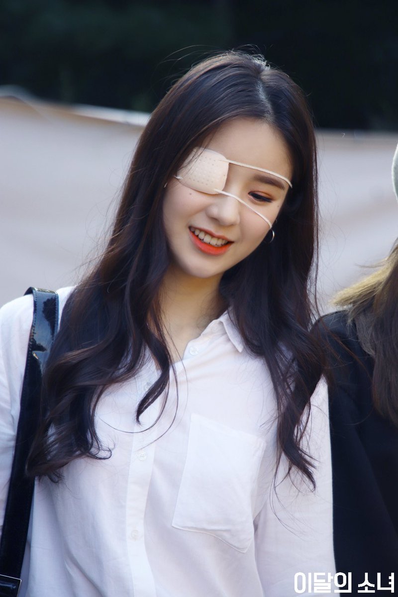 2/28/20i keep on doing this the day after instead of the day ofanyways i had a really good day yesterday i did karaoke and got ramen w friends it was so fun i hope you had a good day too heejin