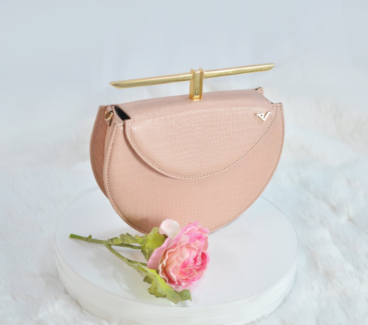 parsaandco's tweet photo. #priyankavachhani #designer #label #boutique #shopbag #shopslingbag #shophandbag #bag #handbag #baglabel #designerbag #handmade #handmadegift #shoplocal #shop #boutiquebag #boutique #shopsmallbusiness #shophandmade #trending #slingbag #bagstore #bagshop #bagoftheday #uniquegift https://t.co/7YubQfr2kJ