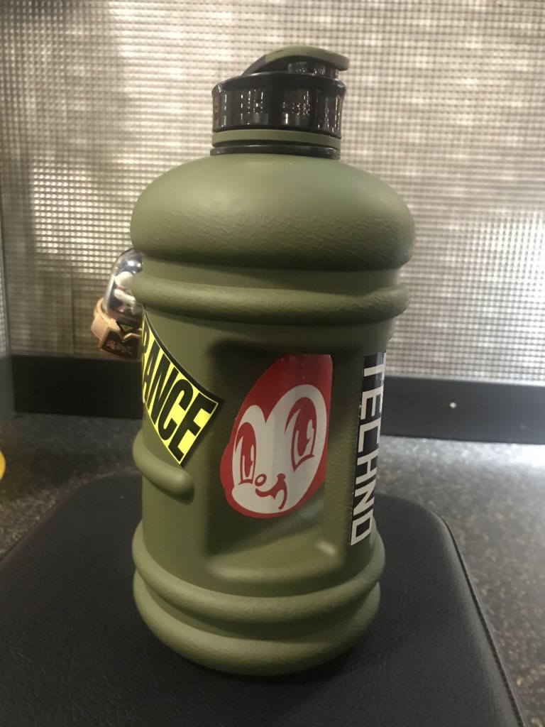 210belovedtx's tweet photo. My rave water jug lol https://t.co/9dvcrXEhsQ