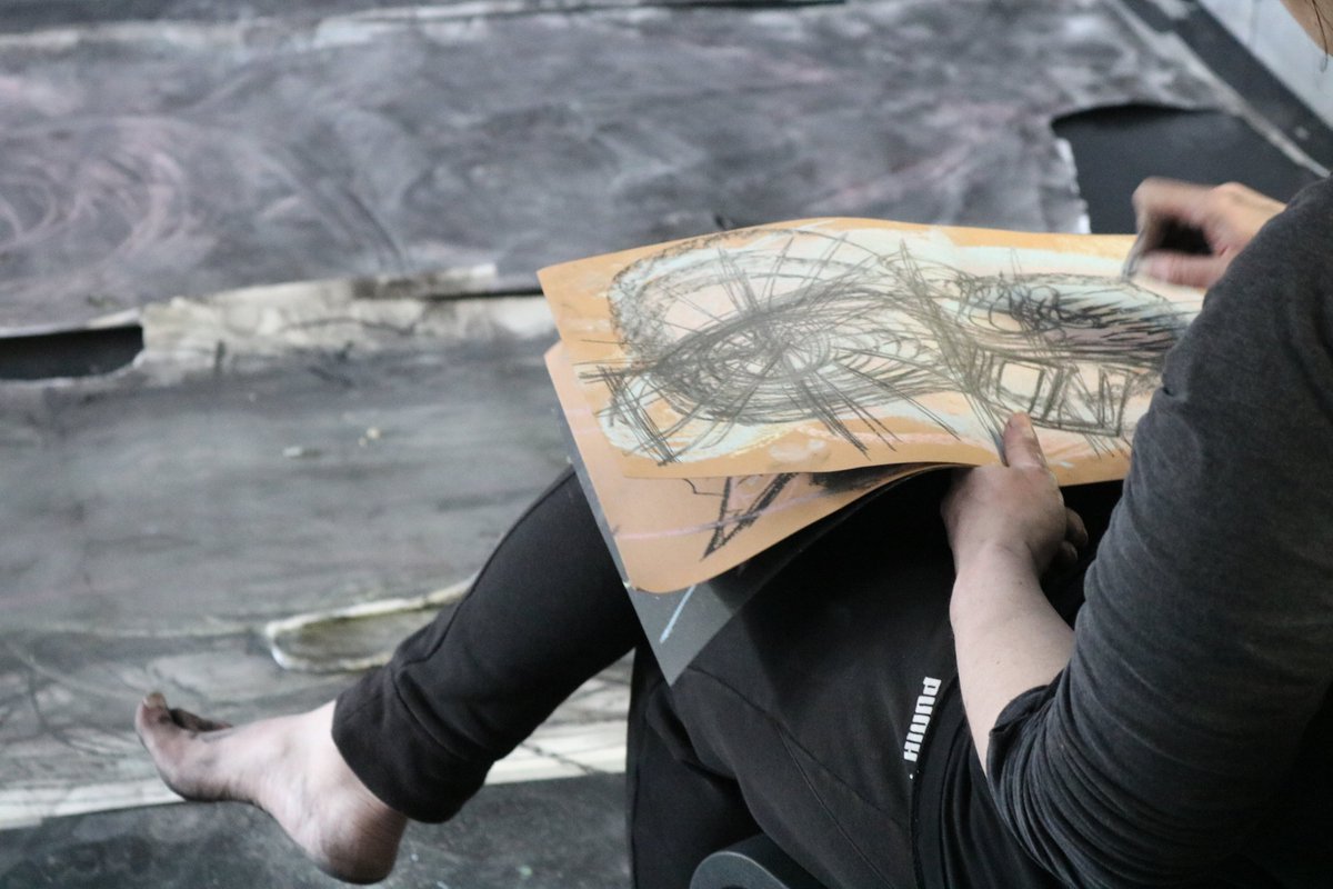 glucksman's tweet photo. There are many diverse methods of art-making. This weeks #SaturdayMasterclass with Inma Pavon are using movement to create drawings using charcoal, graphite and ink. https://t.co/U8GcTANLrv