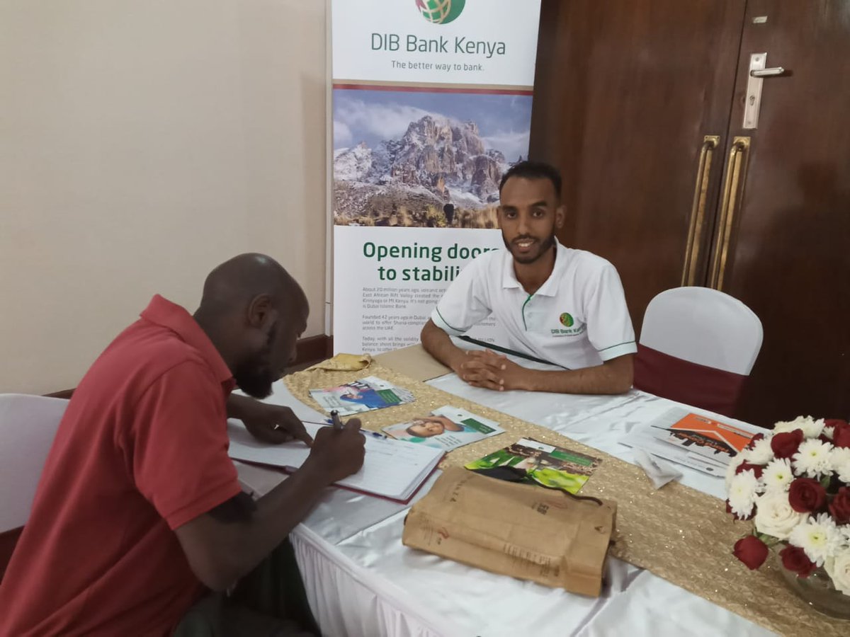 DIBBank_Ke's tweet photo. At the Bank Smartly training at Jami Mosque Multi-purpose hall where participants got to learn more about Islamic Banking to fulfill your purpose. #BankSmartly #TheBetterWayToBank #BankOnYourValues #CloserToAchievers https://t.co/0oUtWlZL64