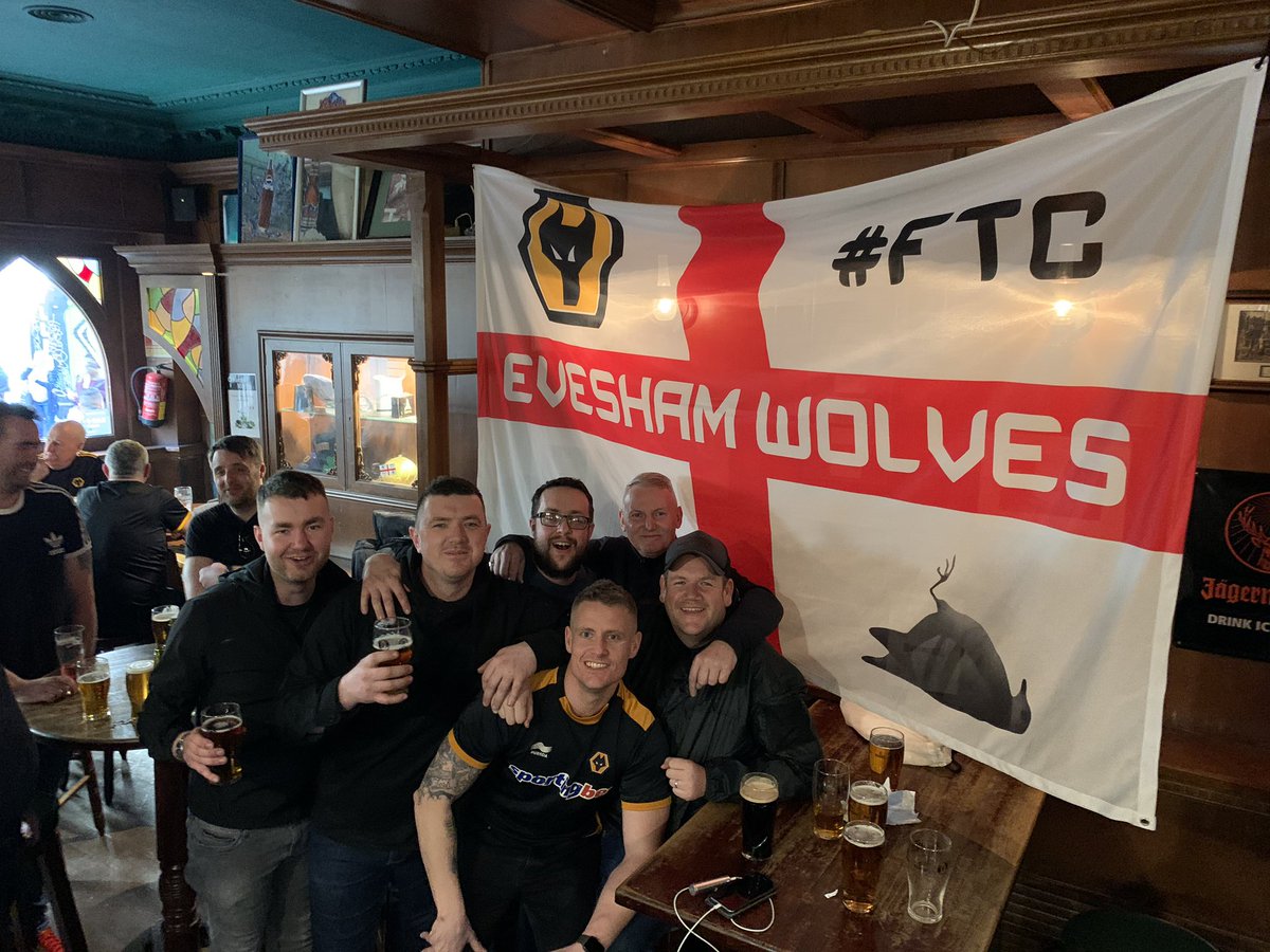 DPRoberts1982's tweet photo. Barcelona has offically broken me, best trip to date! Next stop Athens! #wolvesaywe #WolvesInEurope #wwfc https://t.co/nNn19976ns