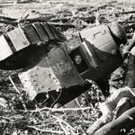 戦車が溝にハマった結果？操縦士の表情が凄い哀愁漂ってる!